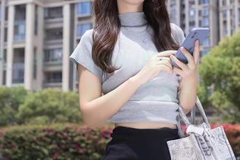 秀人网 - 林文文yooki的厨娘之路:一张图片,一锅饭,再加点调料
