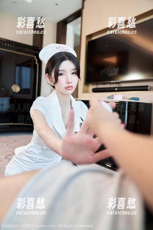 秀人网-柚琪Rich 秀人网 - 至少看十次柚琪Rich的女王写真,图片里的优雅和气势让我不得不佩服。