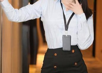 秀人网 - 看这一组栗子Riz的油亮写真,我的反光镜都被对比的有点妒忌!