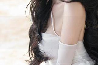 秀人网 - 女孩大集合?不,是汐汐爱吃草莓的写真狂欢