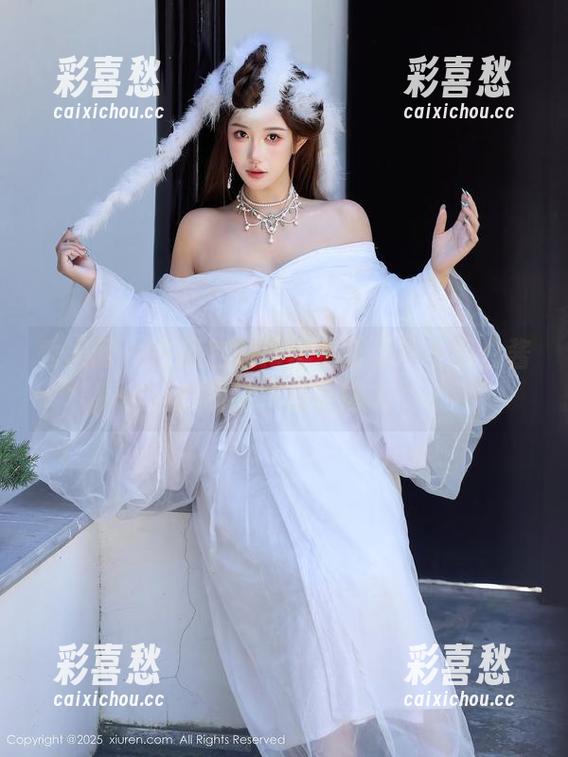秀人网-萌白酱 秀人网 - 在黑色的海洋中游泳——萌白酱的图库作品真迷人