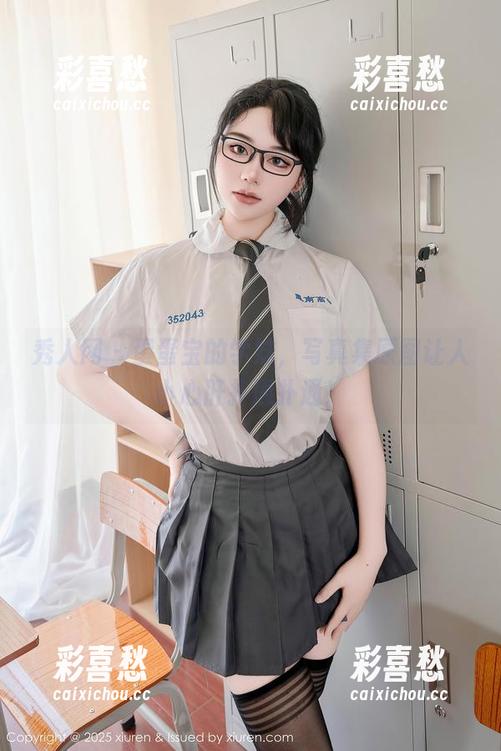 秀人网 - 蛋蛋宝的学妹，写真集原图让人小心肝扑通扑通！