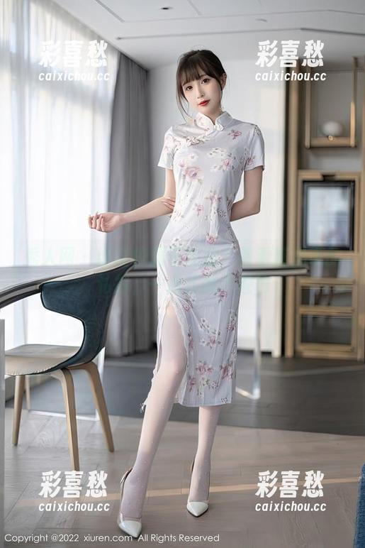 秀人网-陈思琪 秀人网 - 谁说校服不能撩?看看陈思琪的私拍,一点儿都不逊色