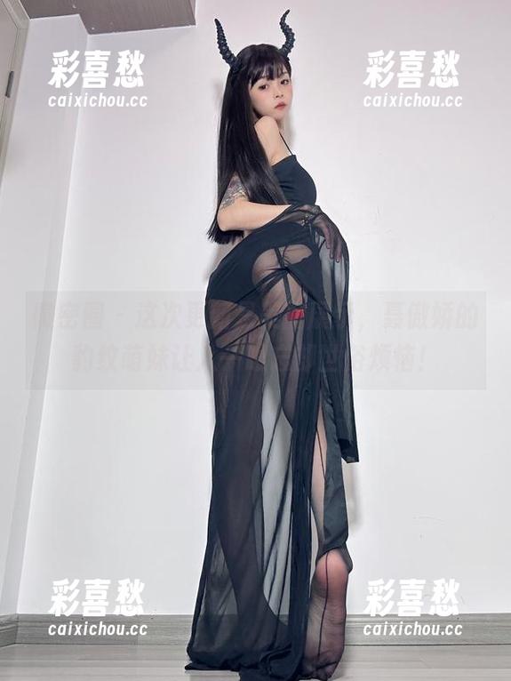 微密圈 - 这次更新是美肩展示，聂傲娇的豹纹萌妹让人一眼忘却世俗烦恼！