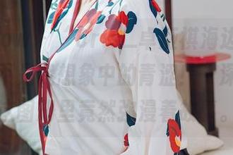 花漾show - “Cris_卓娅祺海边探险,原图可不是我想象中的青涩!”深呼吸,这图册里竟然弥漫着故事。