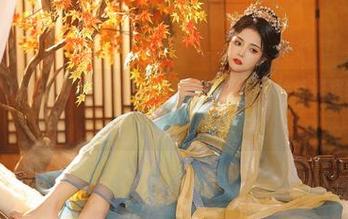 看图:苏嫣嫣阿姨把泰国的热度和纱巾的轻盈都给带到我眼前,太牛了!