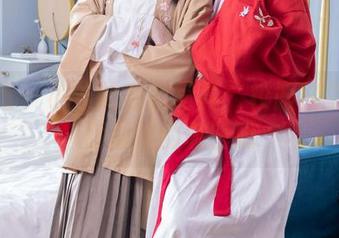 袜啵啵 - 小沫的私房写真:校服裤里丝默默翻滚的私密感