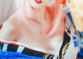金鱼yui在除夕的礼服コス，隆重推荐这本奇特图册！