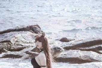 一边翻阅,一边暗暗感慨,阿薰kaOri这一“无圣光”图集,姐姐还是那个姐姐嘛…