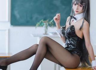 原图的雅祈masaki,长腿还原度满分,眼睛一不小心就涨红了。