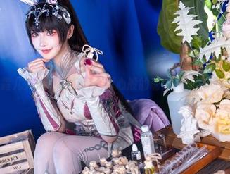 更新了!露儿大魔王的美图,甜心般的诱惑,让我想多看几遍!