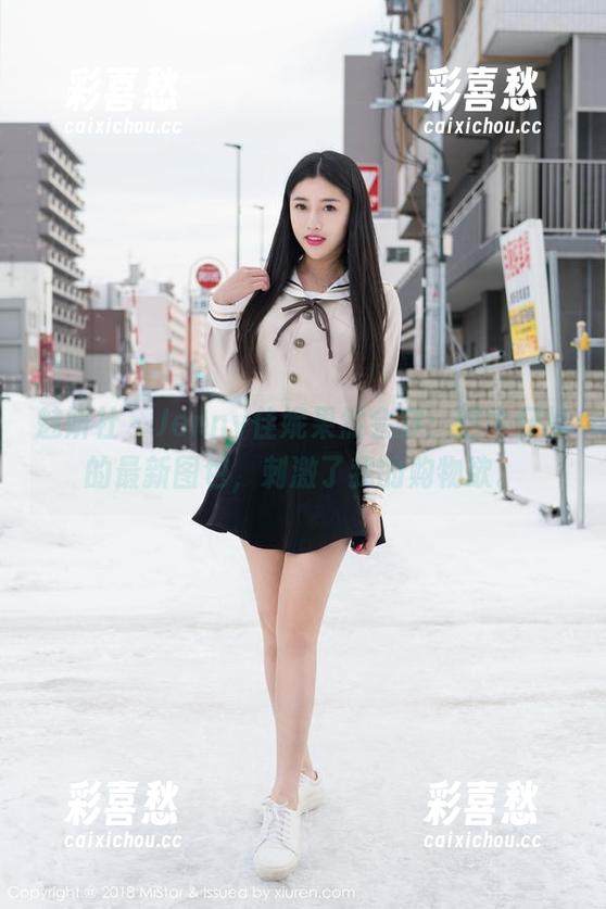 魅妍社 - Jenny佳妮果然会穿：这牛仔裤的最新图包，刺激了我的购物欲。