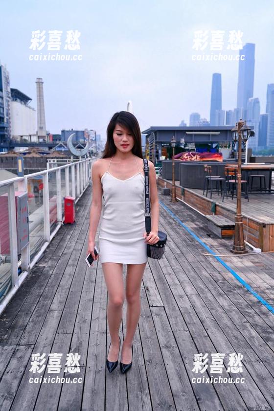 魔镜街拍-曼曼 魔镜街拍 - 高清美图中的曼曼:我每天都想换一件白衬衫,偏偏只能看美照…